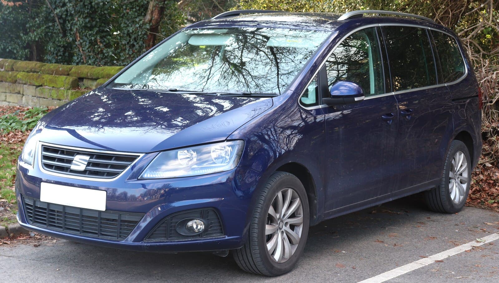 MPV rental car